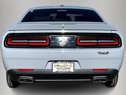 Used 2022 Dodge Challenger SXT image 5
