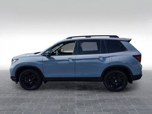 Used 2025 Honda Passport Black Edition image 4