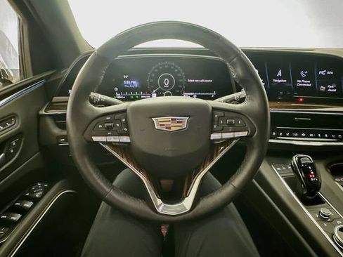 Used 2024 Cadillac Escalade Premium Luxury AWD/4WD image 11