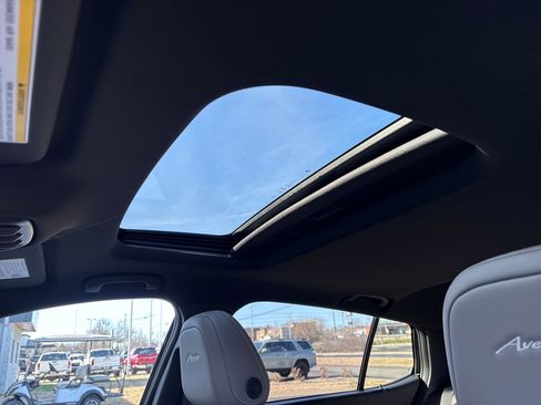 New 2026 Buick Envista Avenir image 16