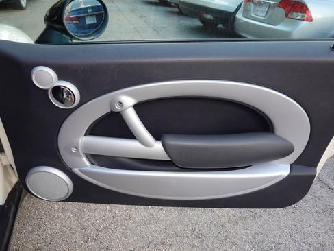 Used 2006 MINI Cooper Hardtop image 19