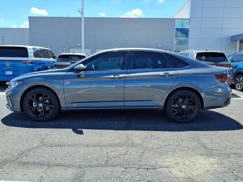 New 2026 Volkswagen Jetta SE image 3