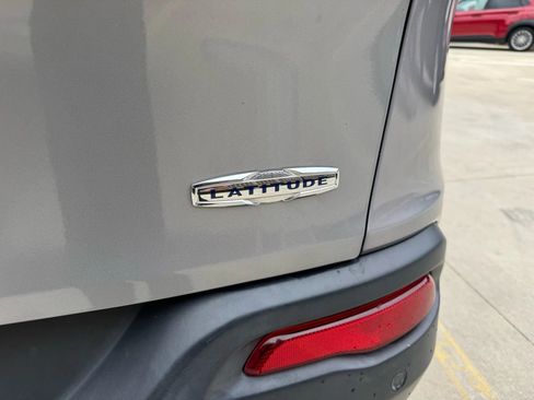 Used 2016 Jeep Cherokee Latitude w/ Safety/Convenience Group image 7