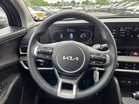Used 2024 Kia Sportage LX AWD/4WD image 14