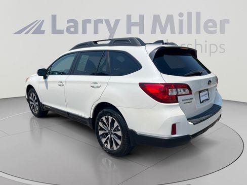 Used 2016 Subaru Outback 2.5i Limited AWD/4WD image 3