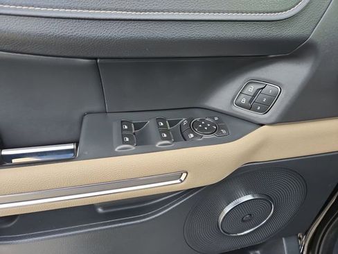 Used 2022 Ford Expedition Limited image 15