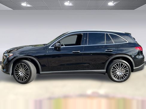 Used 2024 Mercedes-Benz GLC 300 4MATIC image 2