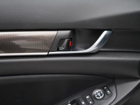 Used 2022 Honda Accord Sport image 10