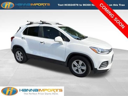 Used 2020 Chevrolet Trax LT w/ LT Convenience Package FWD image 1