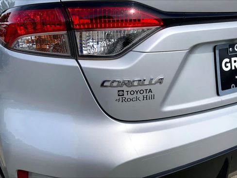Used 2024 Toyota Corolla SE FWD image 32