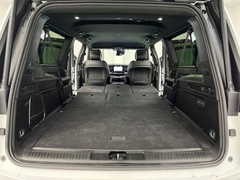 Used 2024 Jeep Wagoneer L Series II image 41