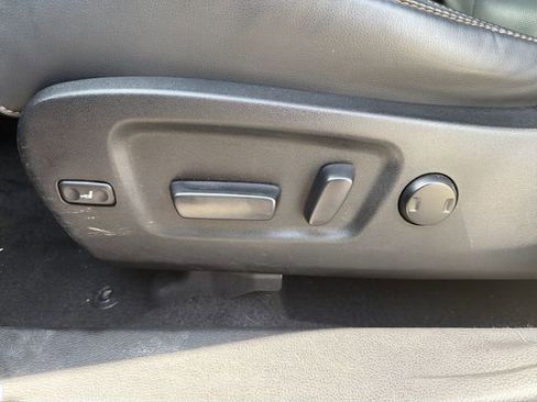 Used 2019 Toyota Highlander Limited image 14