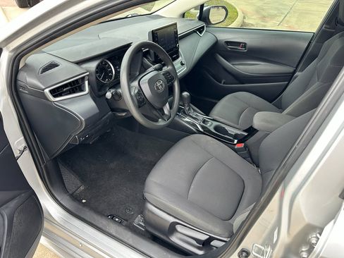 Used 2022 Toyota Corolla LE image 10