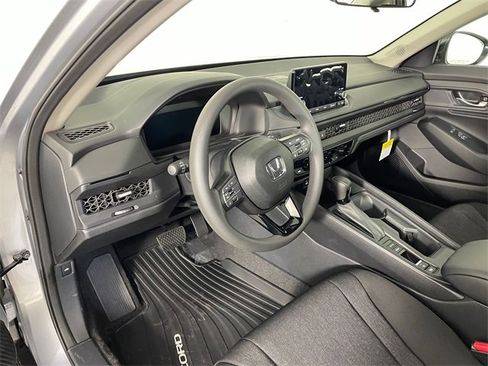 New 2025 Honda Accord SE image 3