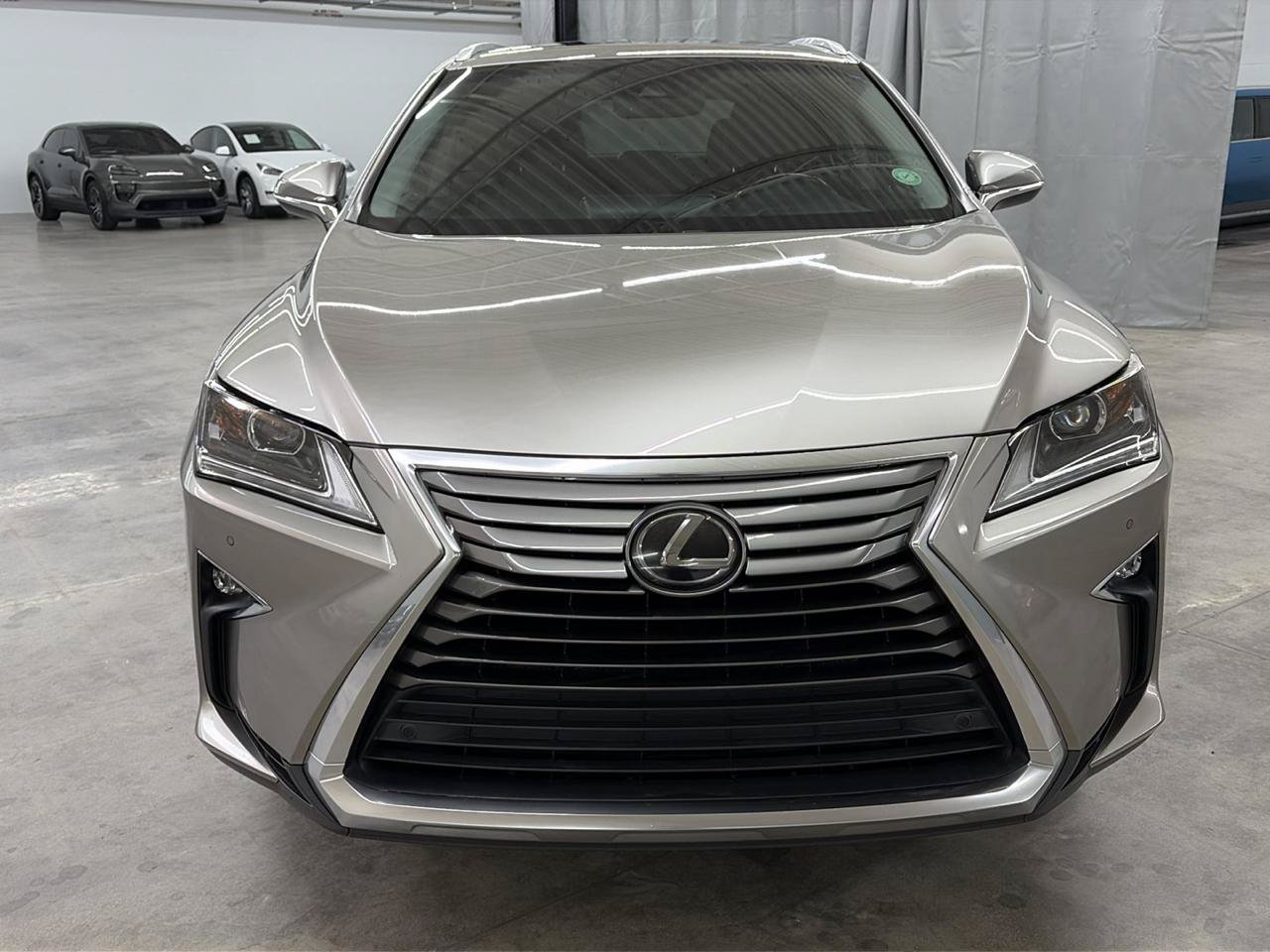 Used 2018 Lexus RX 350 FWD w/ Premium Package image 3