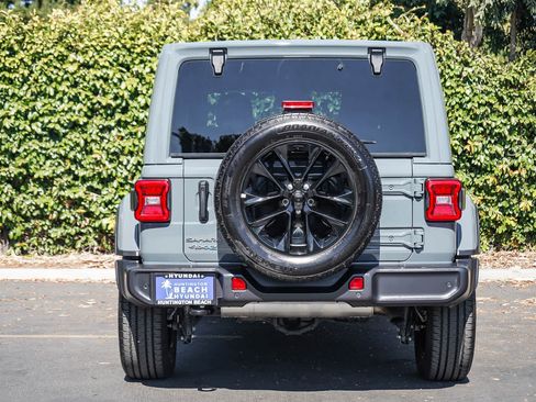 Used 2025 Jeep Wrangler Unlimited Sahara w/ Safety Group AWD/4WD image 5