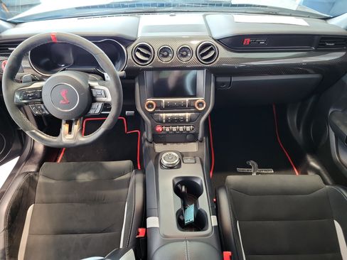 Used 2021 Ford Mustang Shelby GT500 w/ Technology Package RWD image 9