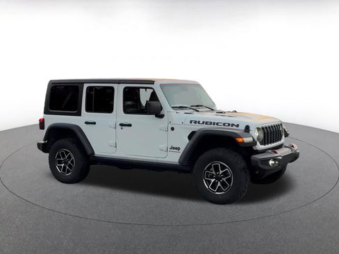 Used 2025 Jeep Wrangler Rubicon image 2