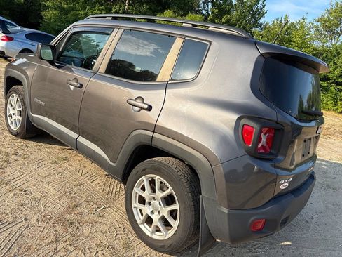 Used 2021 Jeep Renegade Latitude w/ Convenience Group AWD/4WD image 9