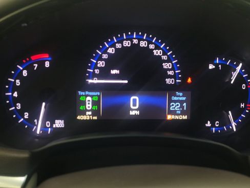 Used 2014 Cadillac XTS Luxury image 23