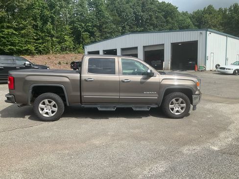 Used 2015 GMC Sierra 1500 SLT w/ SLT Preferred Package AWD/4WD image 4
