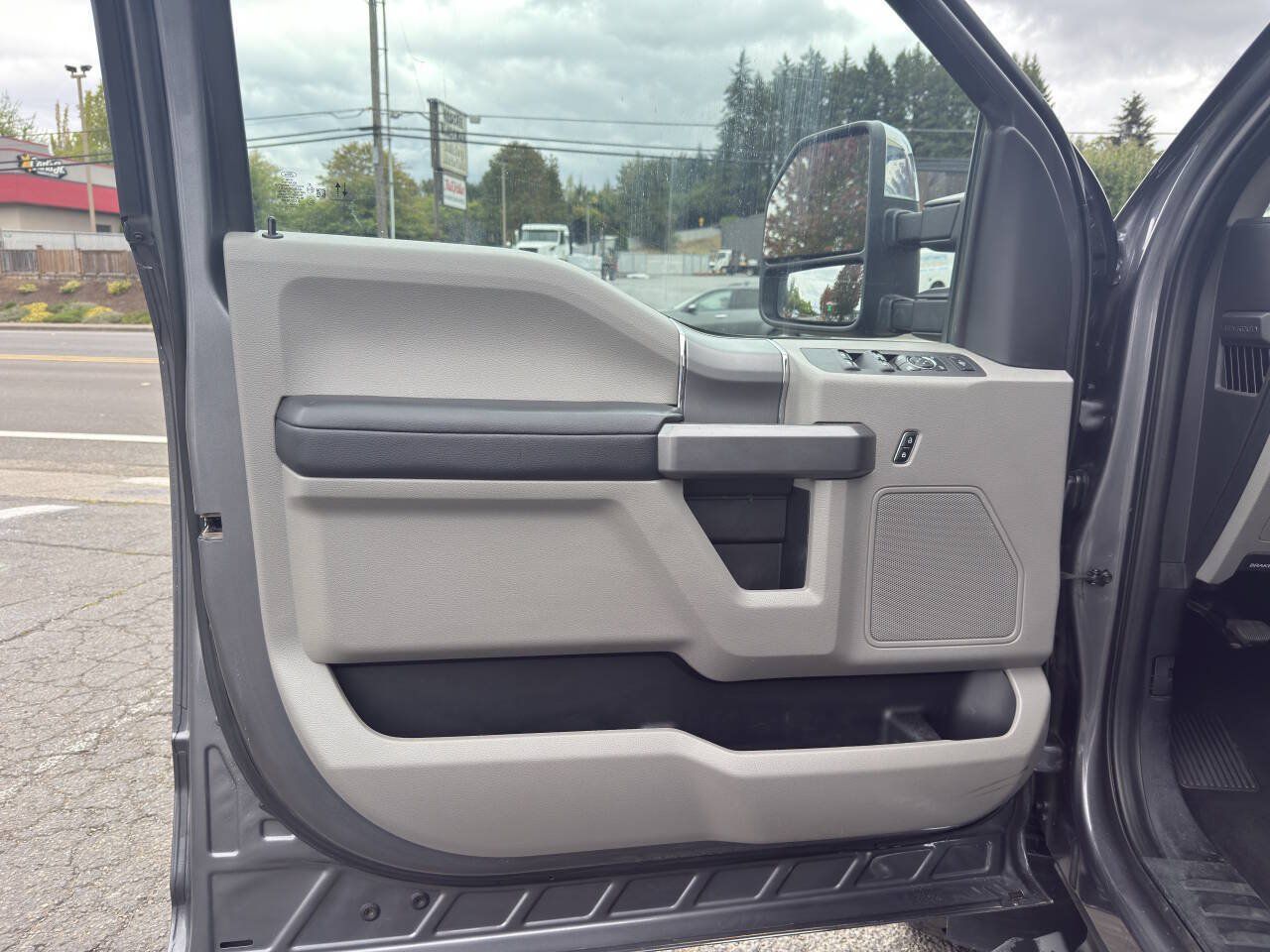 Used 2021 Ford F350 XLT w/ XLT Premium Package AWD/4WD image 2