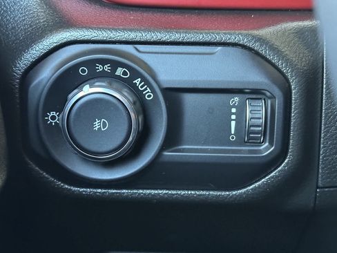 Used 2023 Jeep Wrangler Unlimited Rubicon AWD/4WD image 30