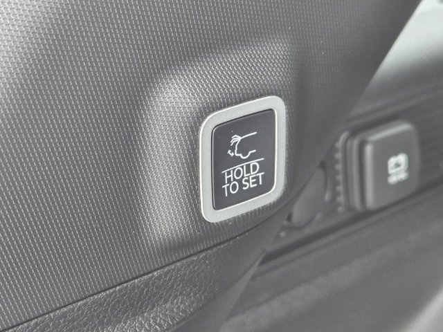 New 2026 Jeep Grand Cherokee Laredo X RWD image 9