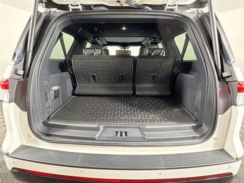 Used 2022 Lincoln Navigator L Reserve AWD/4WD image 14