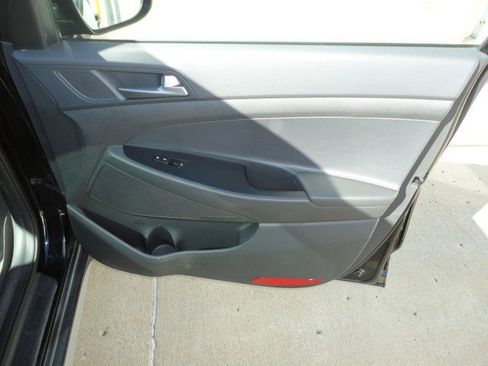 Used 2018 Hyundai Tucson Value w/ Cargo Package image 18