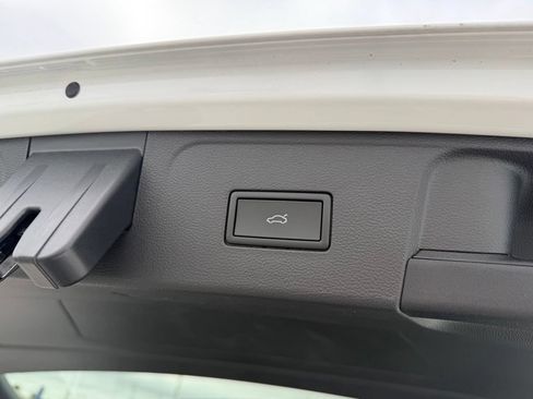 New 2026 Volkswagen Atlas Peak Edition AWD/4WD image 32