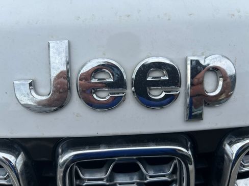Certified 2020 Jeep Grand Cherokee Overland AWD/4WD image 34