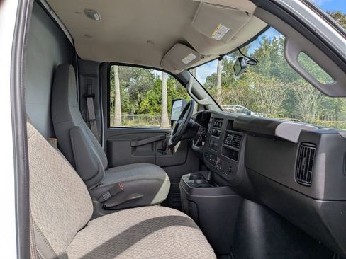New 2025 Chevrolet Express 4500 Extended w/ Power Convenience Package image 13