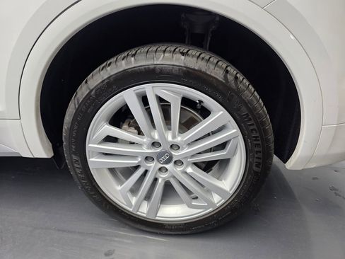 Used 2018 Audi Q5 2.0T Premium Plus w/ Premium Plus Package image 17