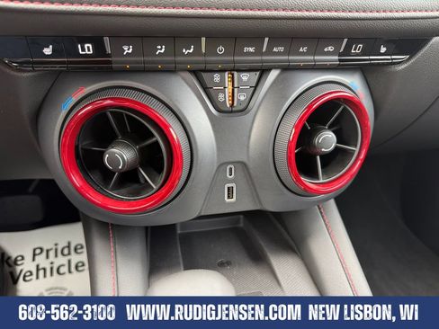 Used 2025 Chevrolet Blazer RS AWD/4WD image 17