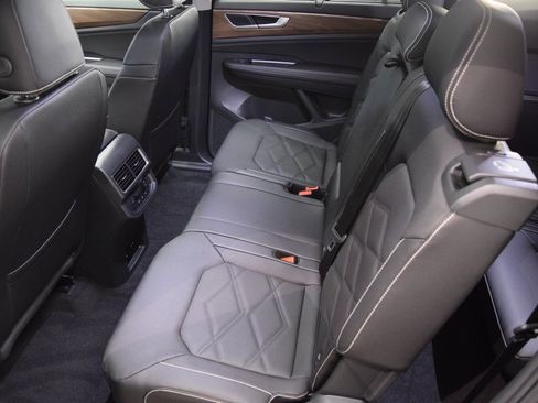 New 2026 Volkswagen Atlas SE image 5