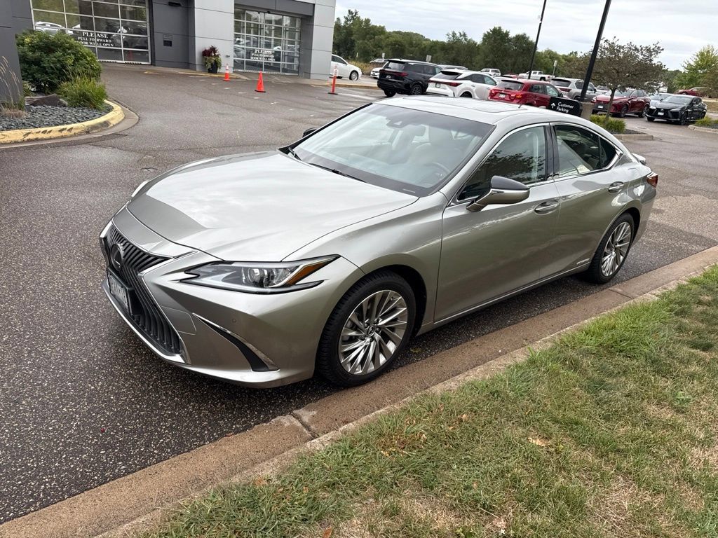 Used 2019 Lexus ES 300h FWD image 30