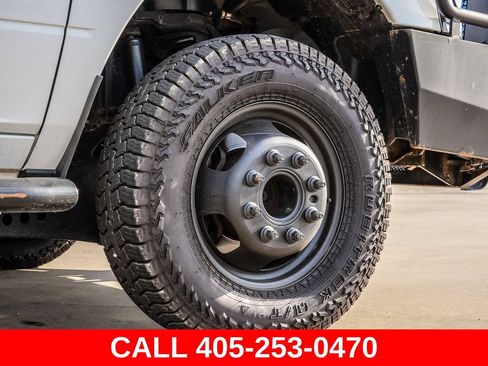 Used 2024 RAM 3500 Tradesman w/ Chrome Appearance Group AWD/4WD image 9