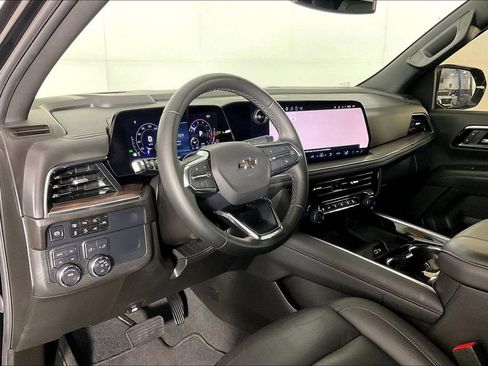Used 2025 Chevrolet Tahoe Z71 AWD/4WD image 18