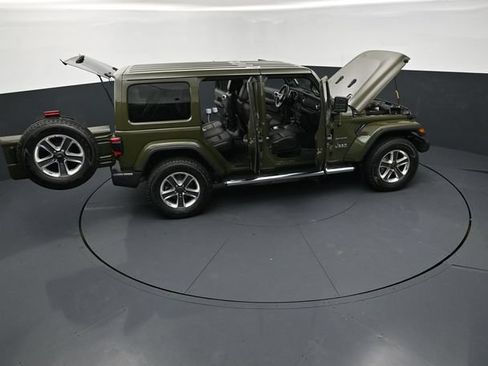 Used 2022 Jeep Wrangler Unlimited Sahara w/ LED Lighting Group AWD/4WD image 30