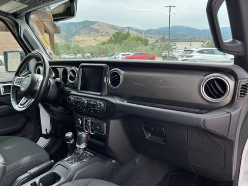 Used 2023 Jeep Wrangler Unlimited Sahara w/ Cold Weather Group AWD/4WD image 23