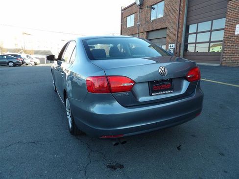 Used 2014 Volkswagen Jetta S image 5
