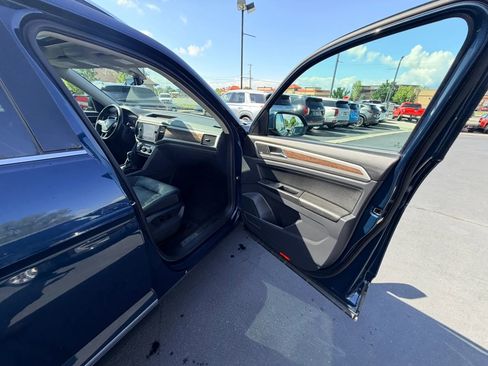 Used 2018 Volkswagen Atlas SEL Premium AWD/4WD image 25