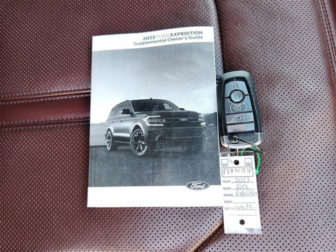 Used 2023 Ford Expedition Limited image 44