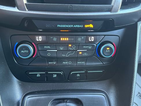 Used 2019 Ford Transit Connect XL image 36