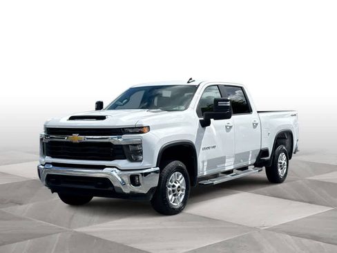 Used 2025 Chevrolet Silverado 2500 LT w/ Convenience Package AWD/4WD image 4