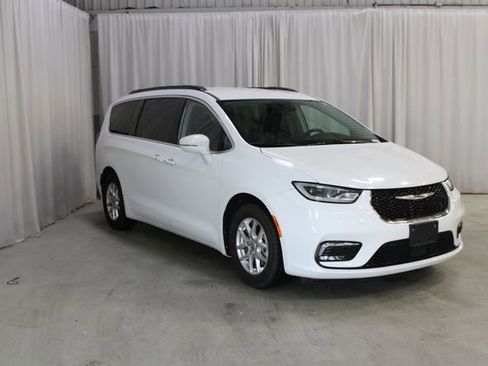 Used 2022 Chrysler Pacifica Touring-L FWD image 27