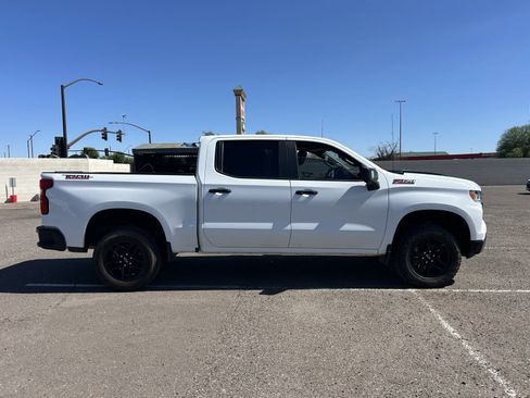 Used 2023 Chevrolet Silverado 1500 LT Trail Boss w/ LT Trail Boss Premium Package AWD/4WD image 19