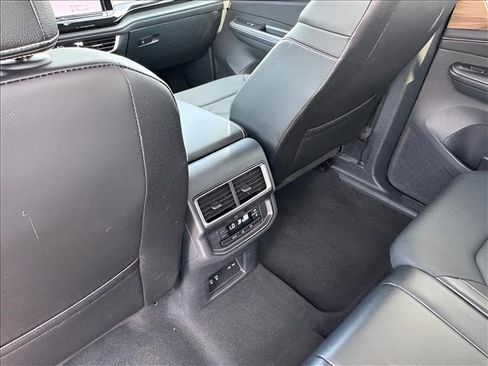 Used 2025 Volkswagen Atlas SE AWD/4WD image 15