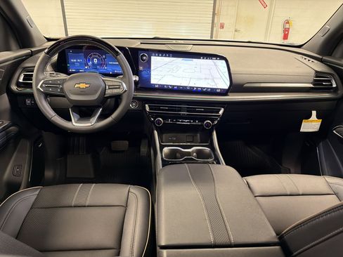 New 2026 Chevrolet Traverse High Country w/ LPO, Floor Liner Package AWD/4WD image 16
